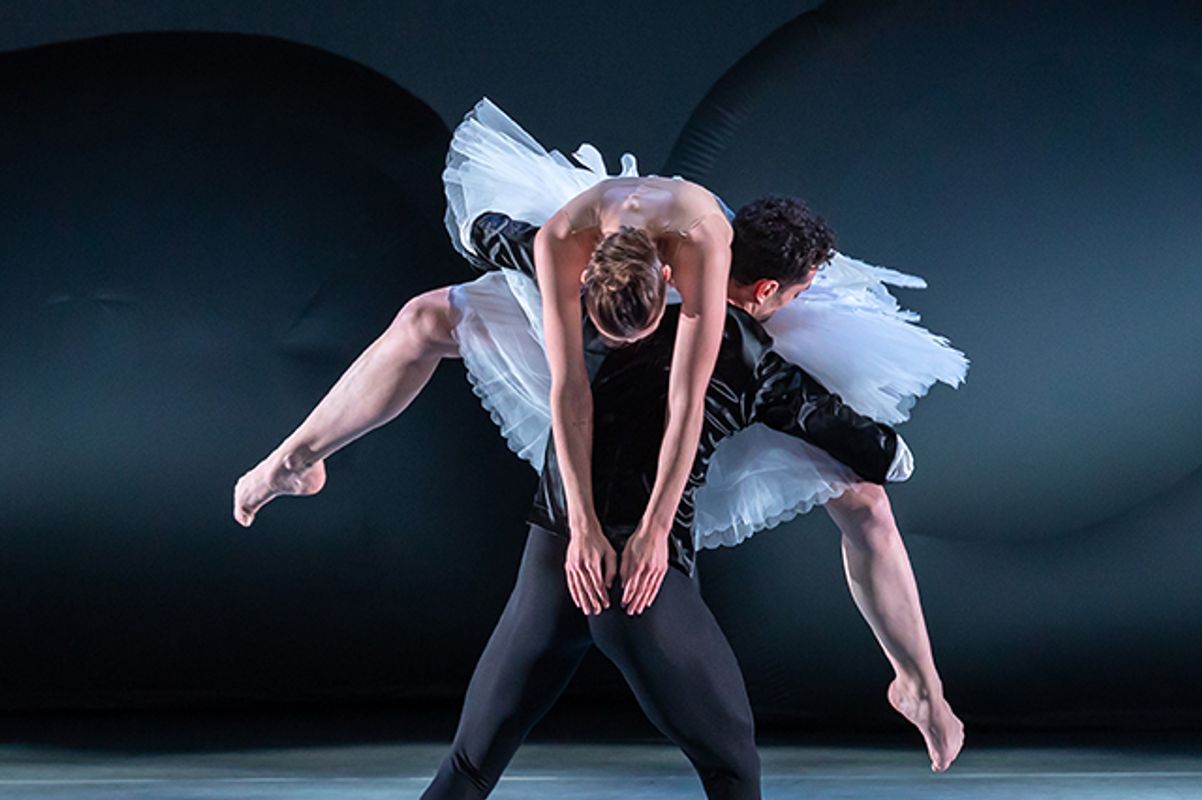 Scenebeeld Swan Lake - Introdans