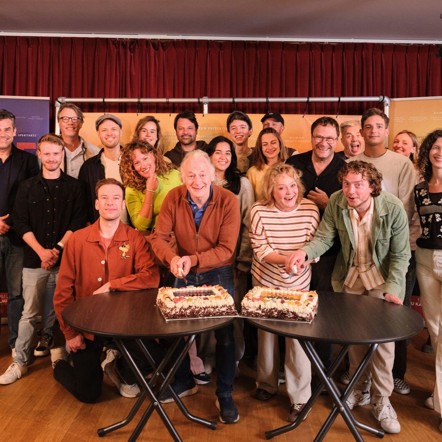 Cast en Creatives DOOR HET STOF