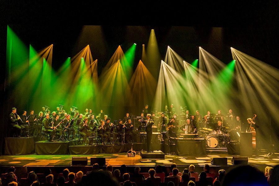 Orkest Koninklijke Luchtmacht en Anneke van Giersbergen | Wilminktheater Enschede