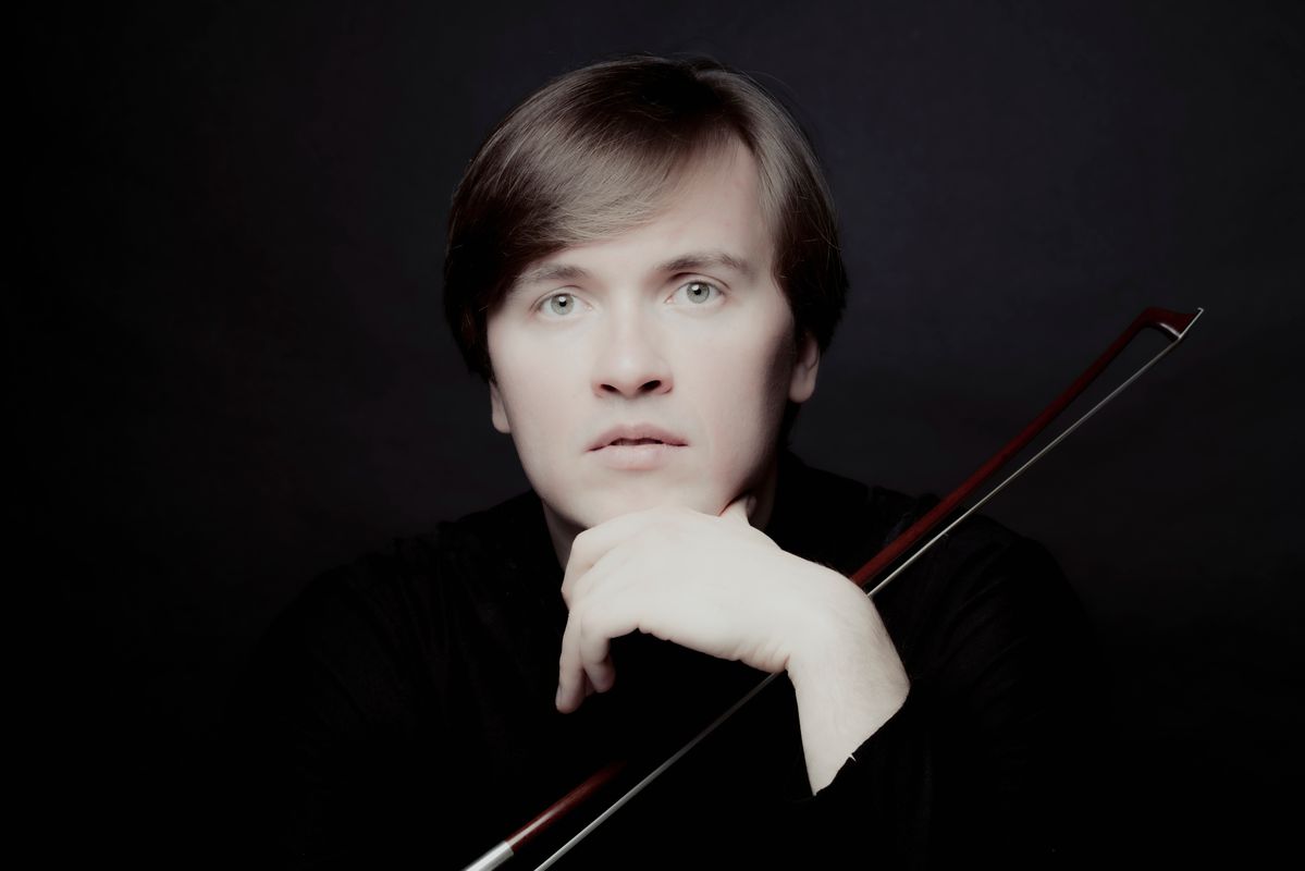 Portret van Cellist Ivan Karizna.