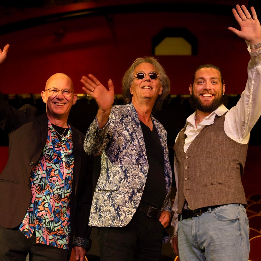 Groeten uit Den Haag - De Règâhs | Wilminktheater Enschede