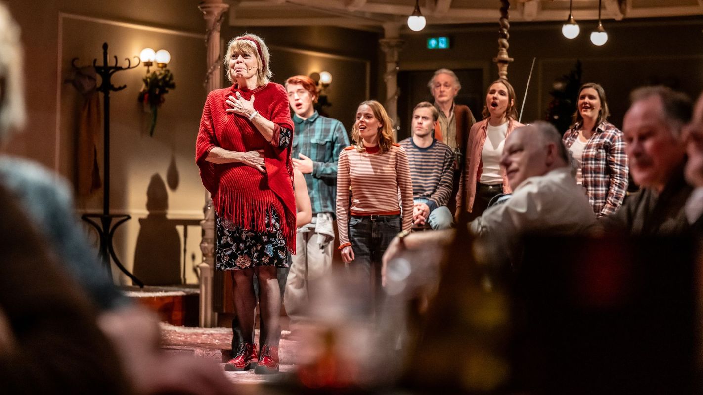 Ingesneeuwd | Wilminktheater en Muziekcentrum Enschede 2026