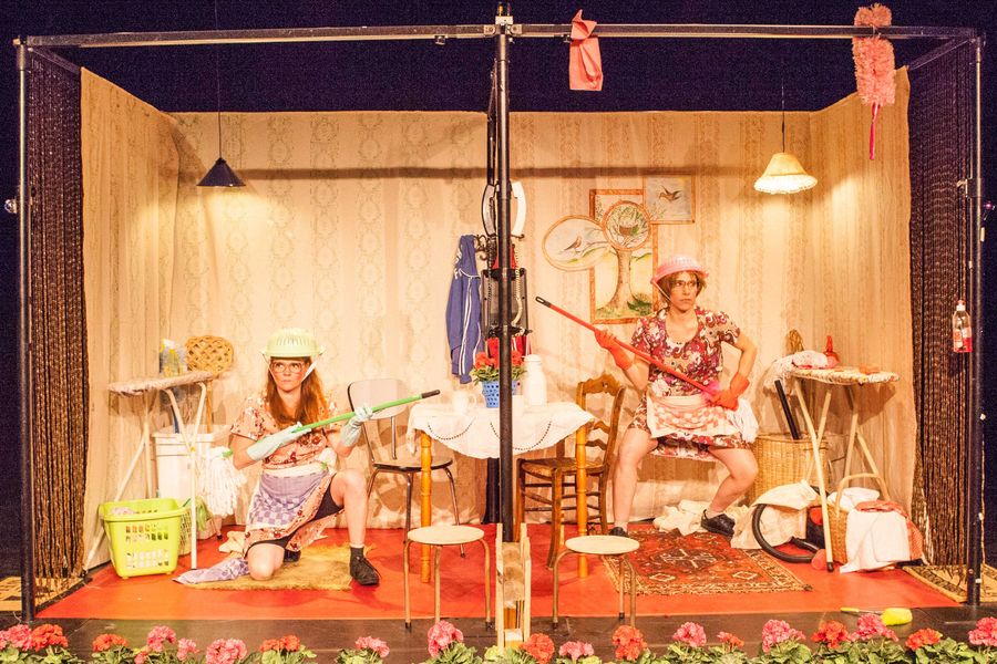 Buurvrouw & Buurvrouw | Het Kleine Theater | RUMOER Festival