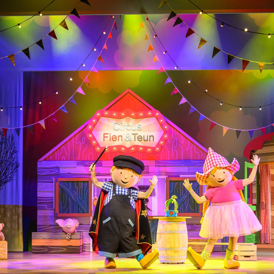 Circus op de Boerderij - Fien & Teun