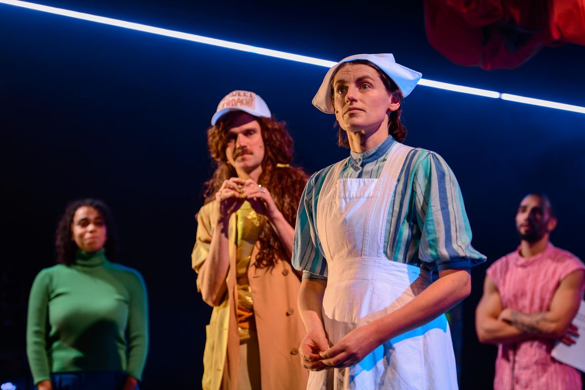 Scene uit JE MOEDER-DIEHELEDING | Wilminktheater Enschede