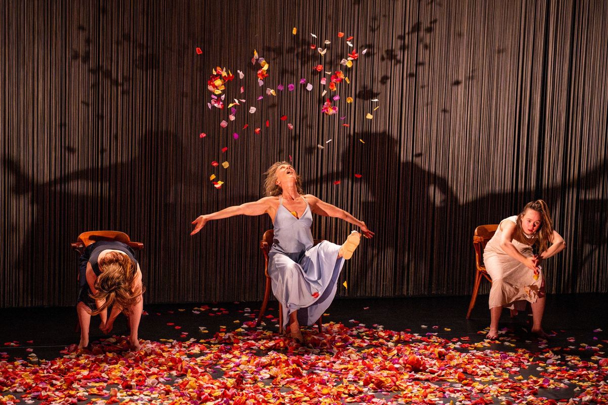 Nothing Left on Blue (3035) - Compagnie Tiuri