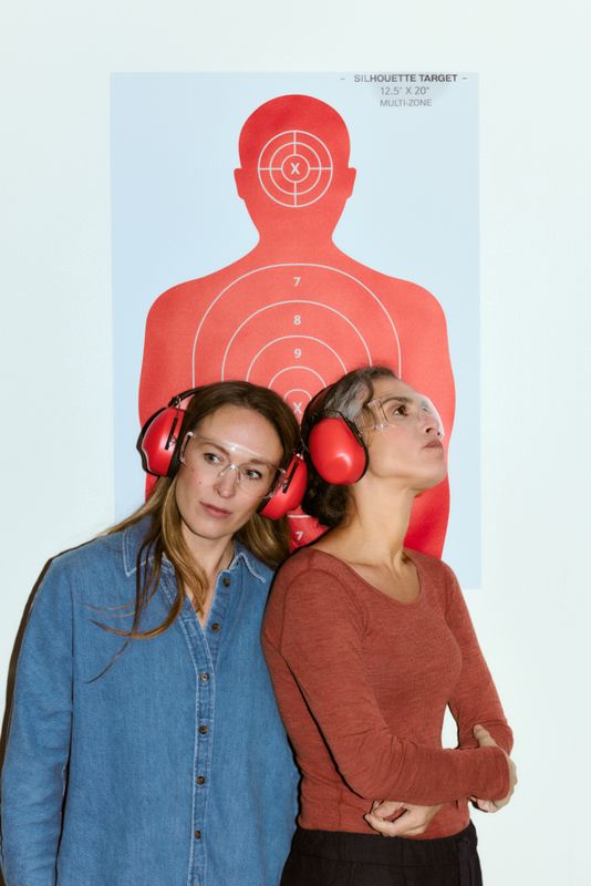 Beeld voor de voorstelling Wapens van Firma Mes