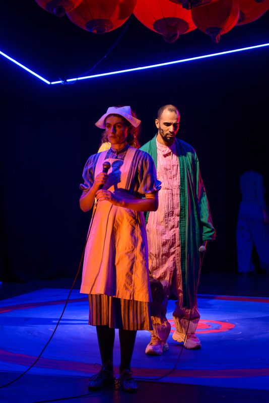 Scene uit JE MOEDER-DIEHELEDING | Wilminktheater Enschede